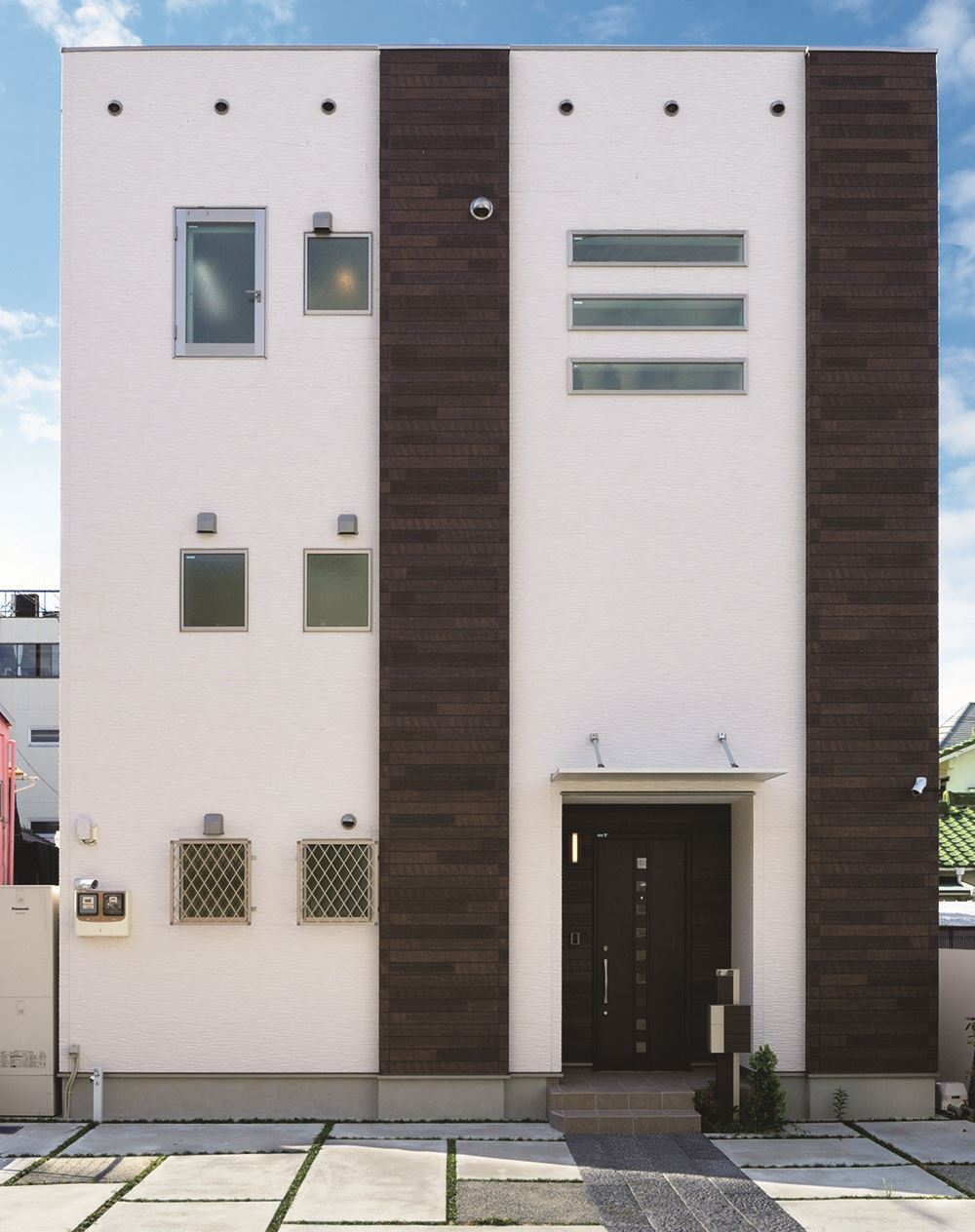 Nichiha-RoughSawn-Esperesso-Modern-Residential