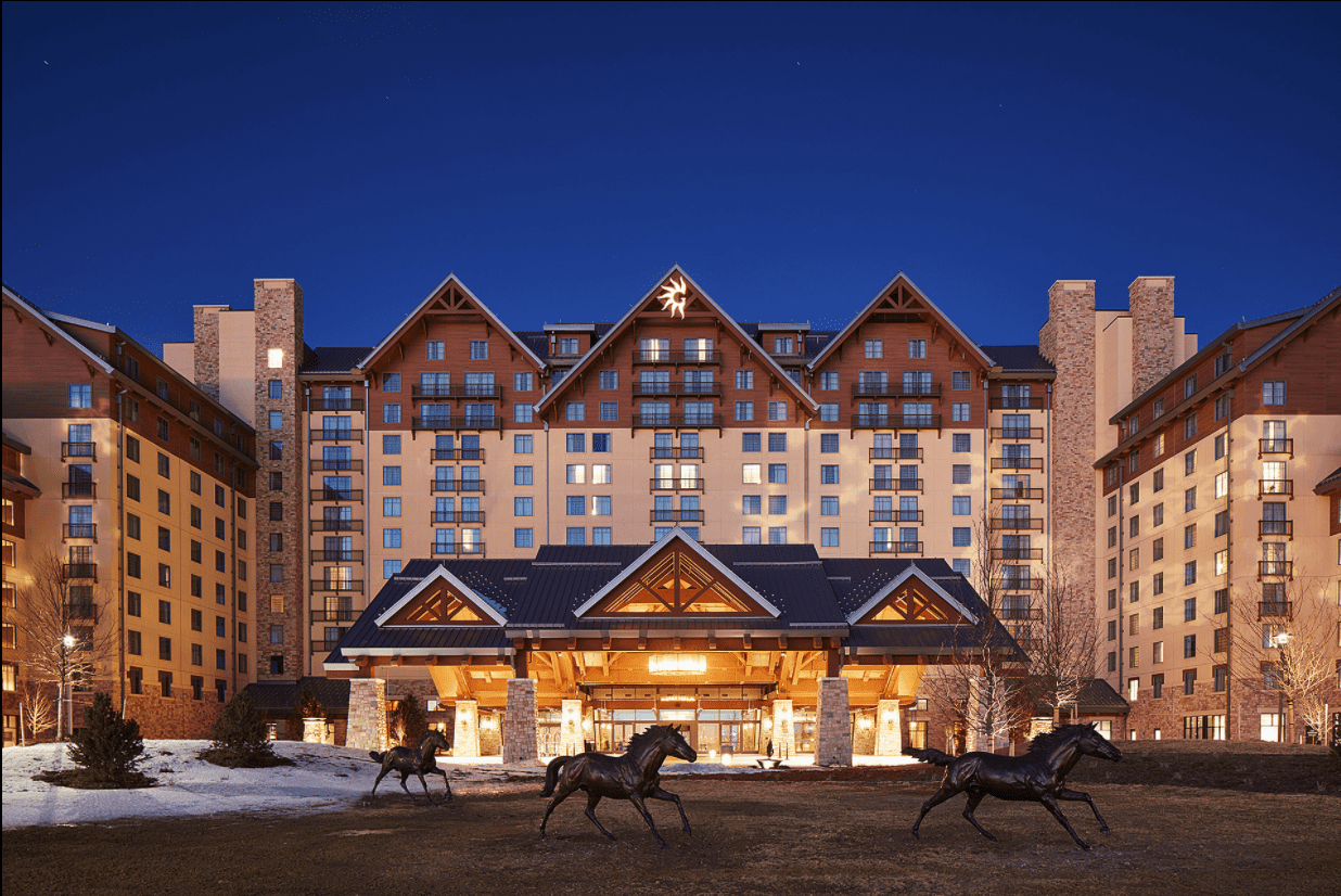 Nichiha-VintageWood-Cedar-Hospitality-Commercial