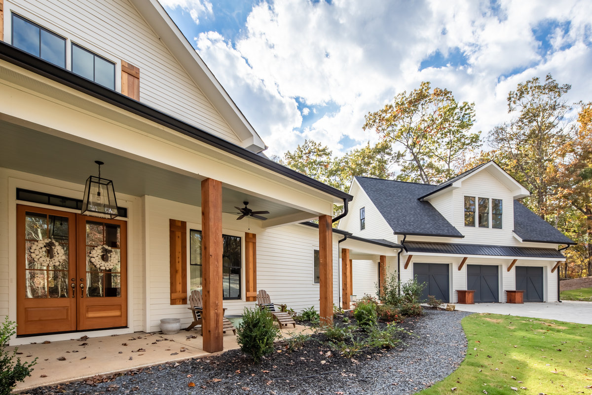 Achieving the Modern Farmhouse Look for Your �Barndominium� with Fiber Cement Siding