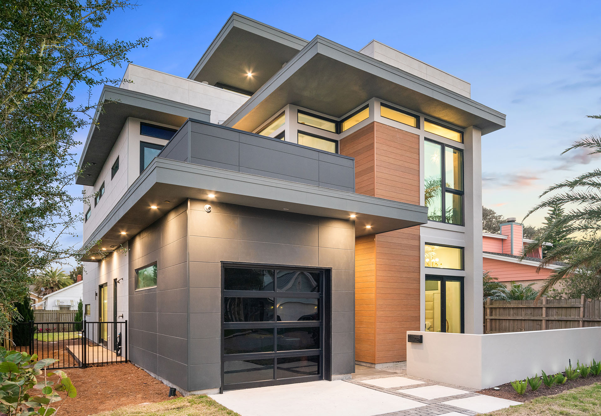 This Florida home uses TuffBlock Steel to achieve the look of stucco with the strength and durability of fiber cement
