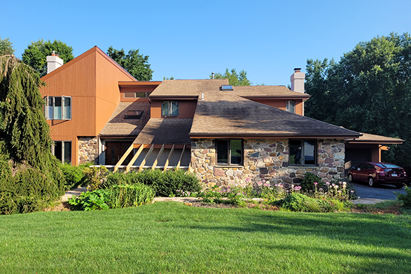 Front of the Kaiserian home after renovating with Nichiha VintageWood